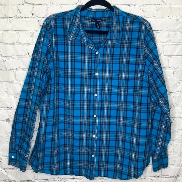 GAP Tops - Gap blue plaid boyfriend fit button down top